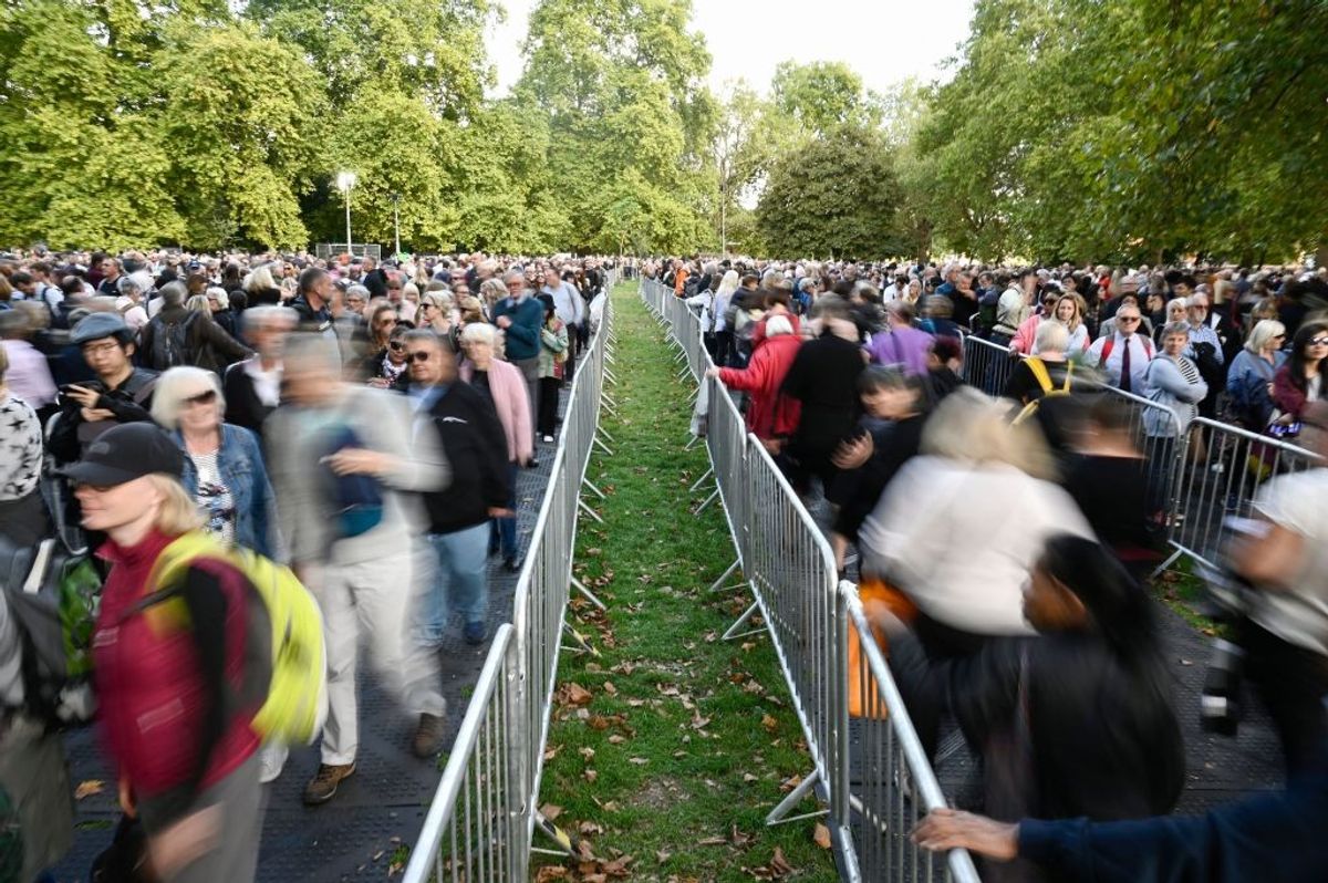 About 250,000 attended Queen Elizabeth’s lying-in-state, UK minister says