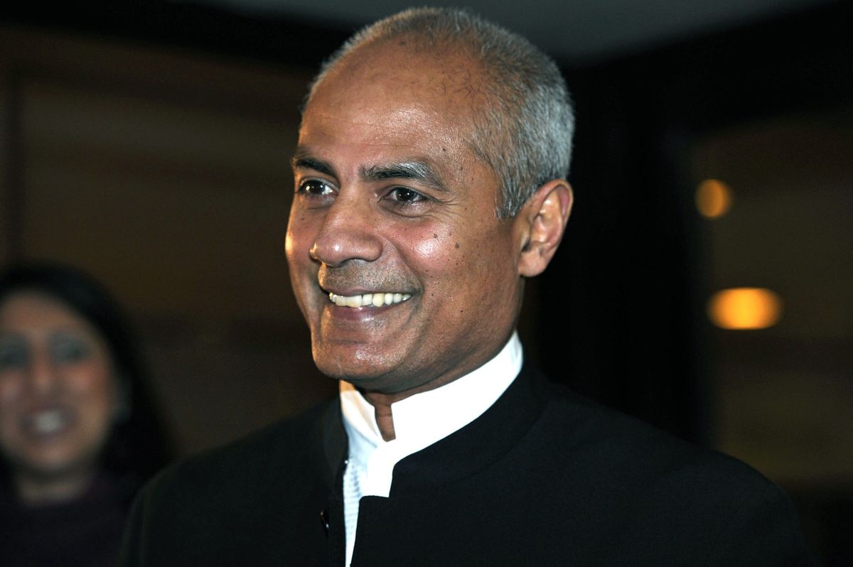 BBC’s George Alagiah takes break from work as cancer spreads – Know the first symptoms of bowel cancer