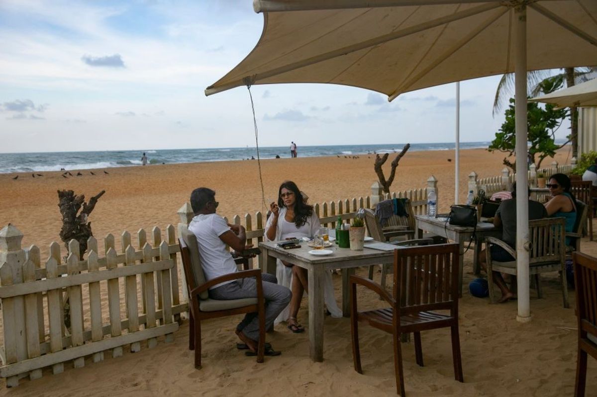 Sri Lanka currency falls sharply as economic crisis deepens