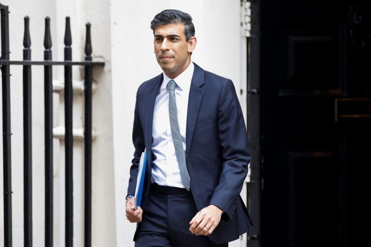 Spring Statement 2022 : Sunak cuts fuel duty as UK slashes growth forecast