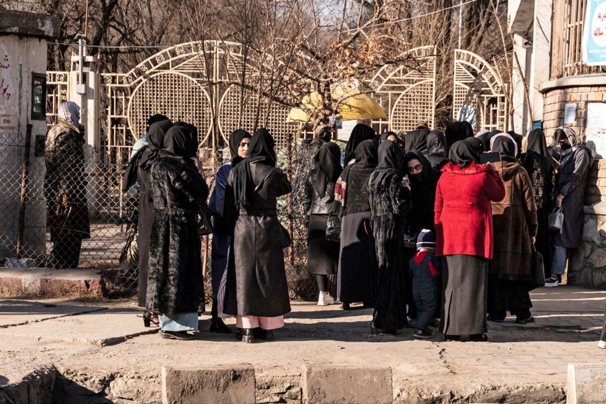 Female students turned away from Afghan universities after Taliban ban