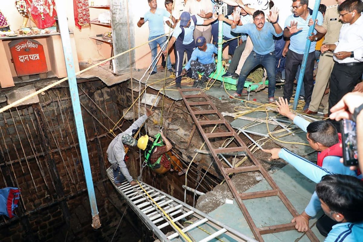 India temple collapse: Death toll rises to 35
