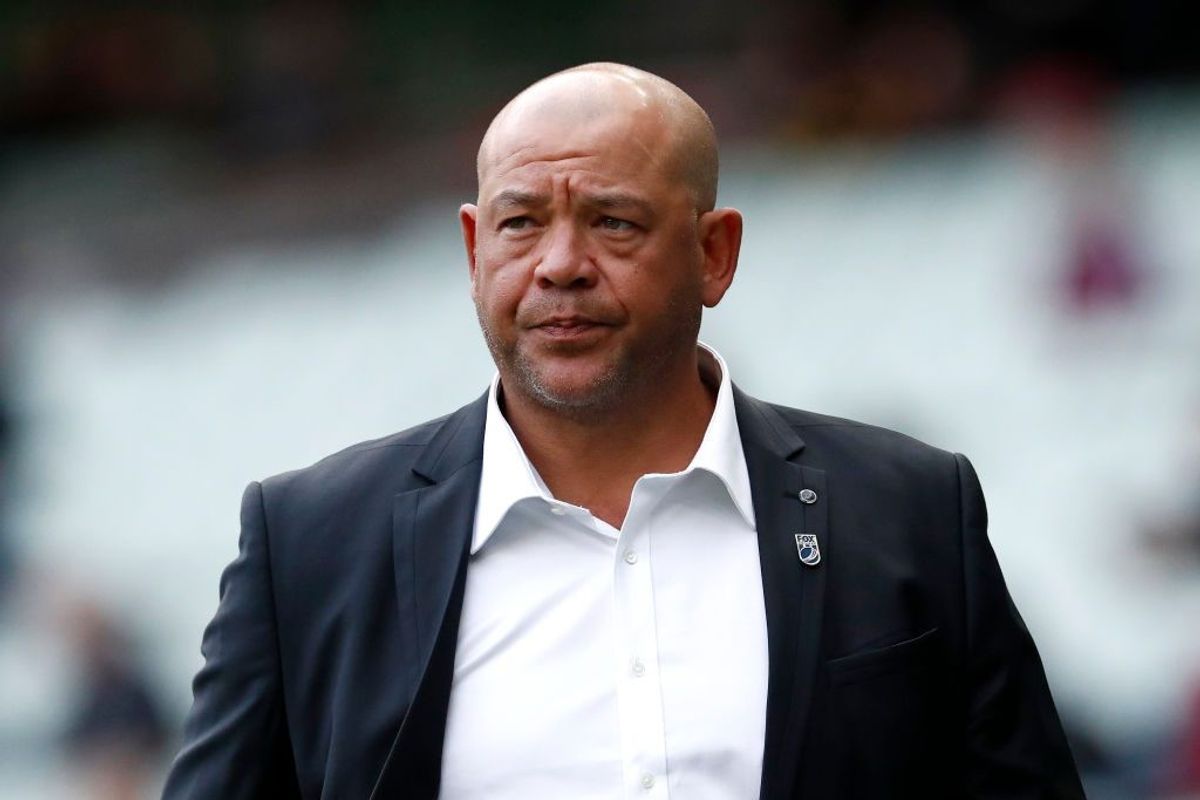 Australian all-round great Symonds dies in car crash