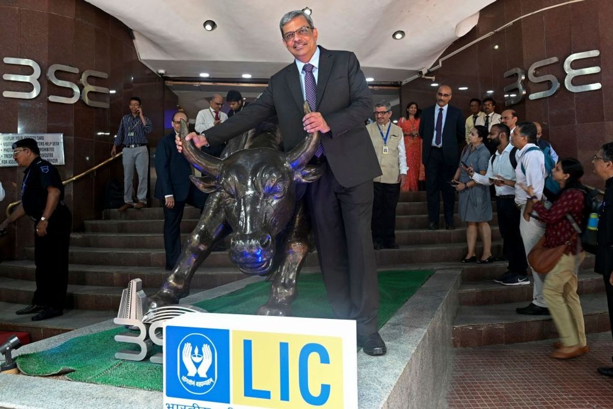 Indian insurance giant slumps after country’s biggest IPO
