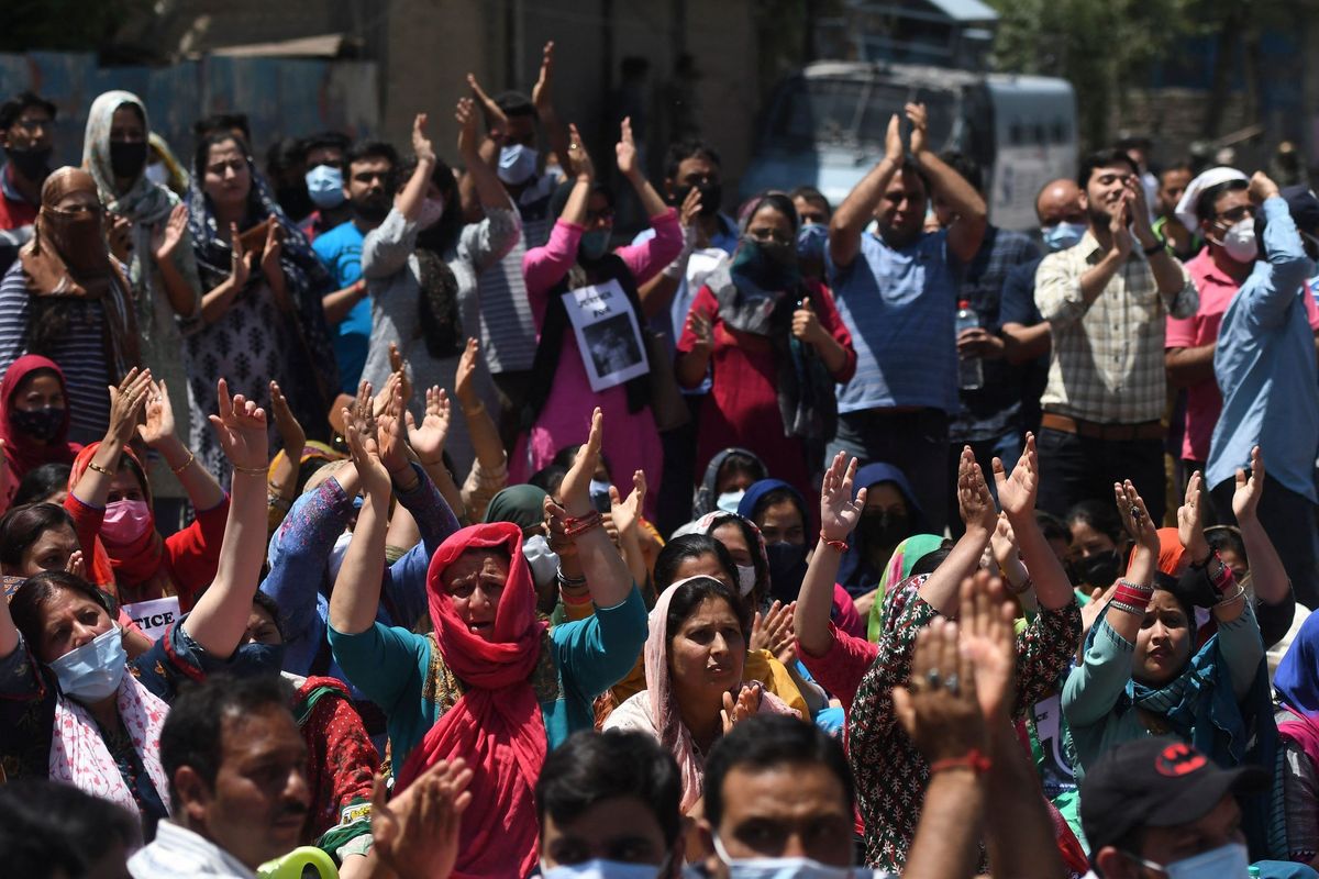 Kashmiri Pandit employees threaten mass migration after teacher’s killing in Kulgam