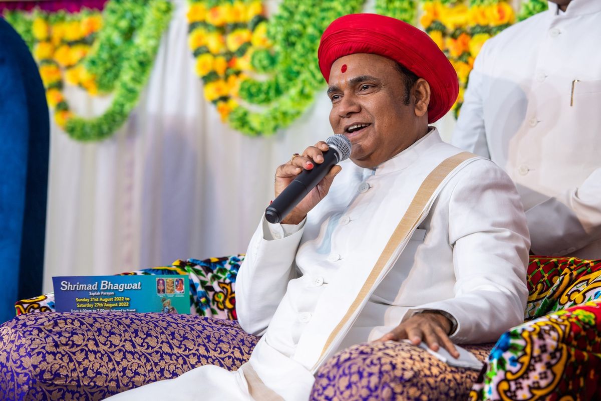 Hindu spiritual leader visits Leicester