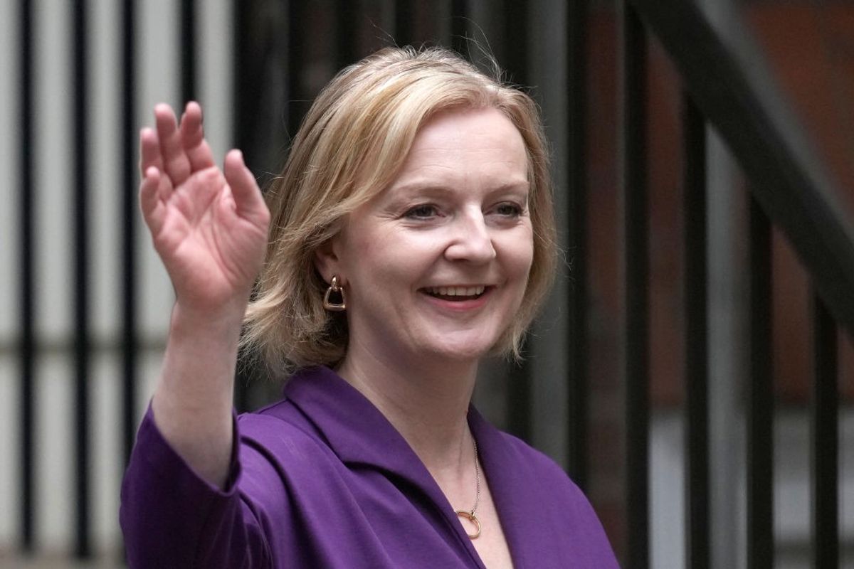 Liz Truss to freeze household energy bills for 18 months in £130bn plan