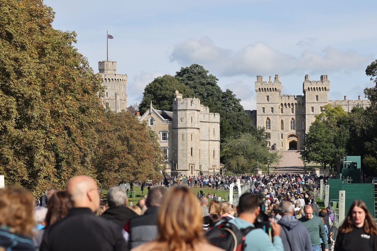 FACTBOX-Windsor Castle, Queen Elizabeth’s home and now final resting place