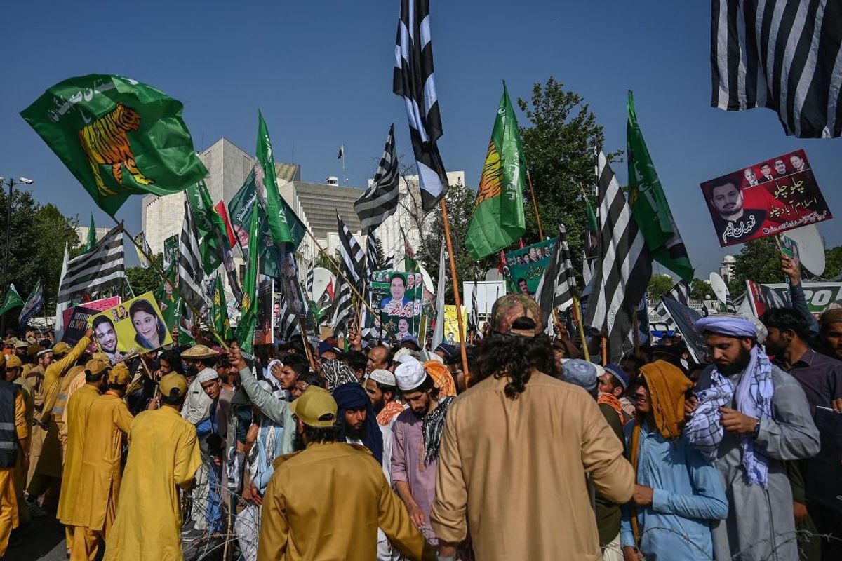 Protests against Pakistan’s top judge as Imran Khan back in court