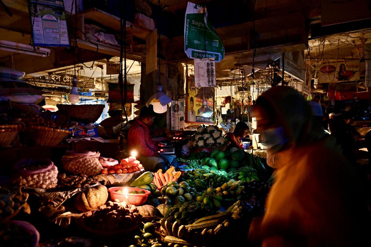 Bangladesh dollar woes worsen, owes $300 million to 6 overseas companies