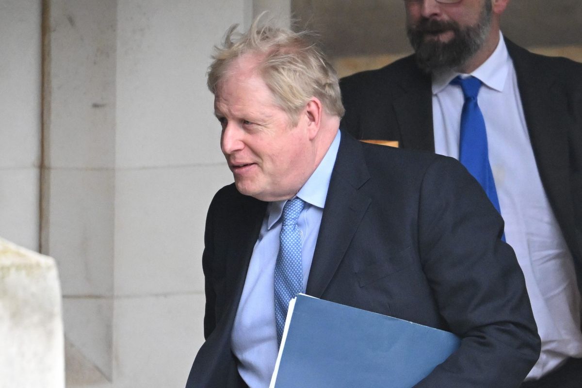 Government gets more time to deliver Johnson’s messages to Covid inquiry
