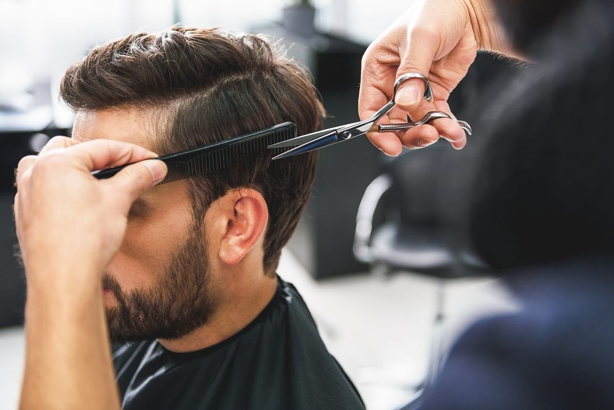 Eid rush: UK barbers charge £100 to beat the queue