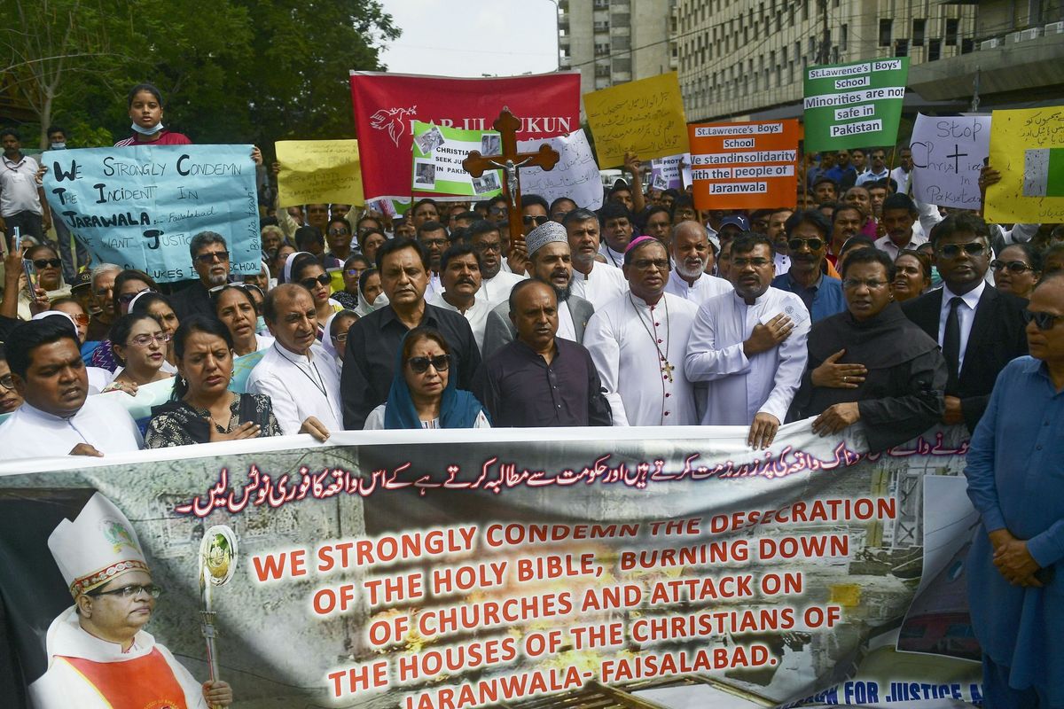 87 Christian homes, 19 churches damaged in Pakistan street violence