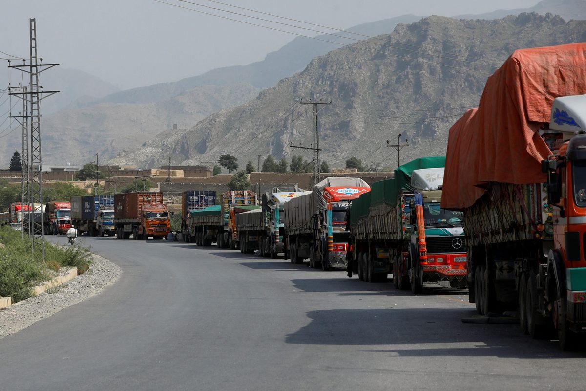 Pakistan-Afghanistan border closed for second day amid clashes
