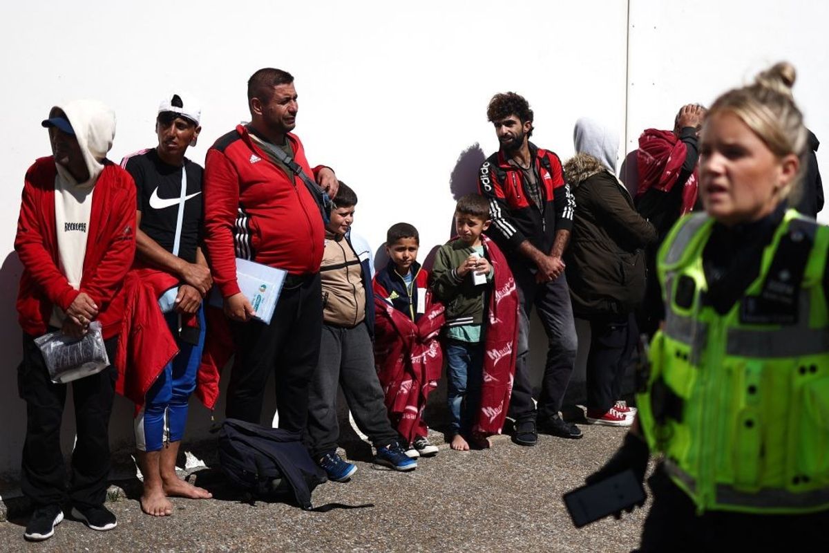 Government introduces X-rays for age verification of asylum seekers