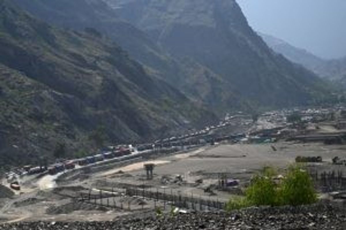 5 civilians killed Pakistan blast