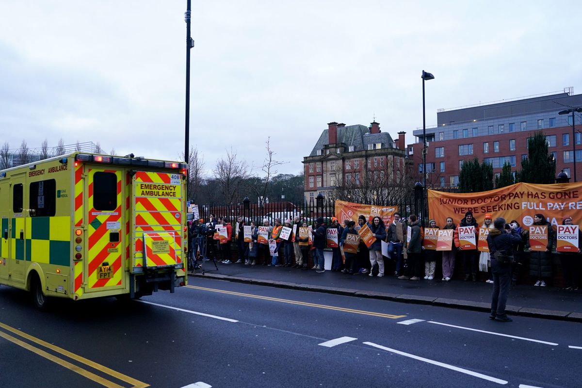 Junior doctors start longest consecutive strike in NHS history
