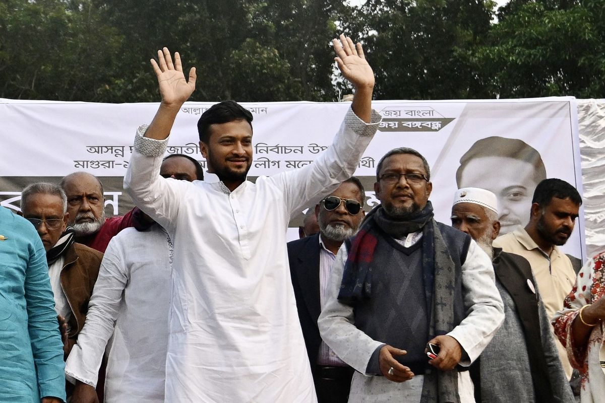 Ace Bangladesh cricketer Shakib bats for career in politics & cricket
