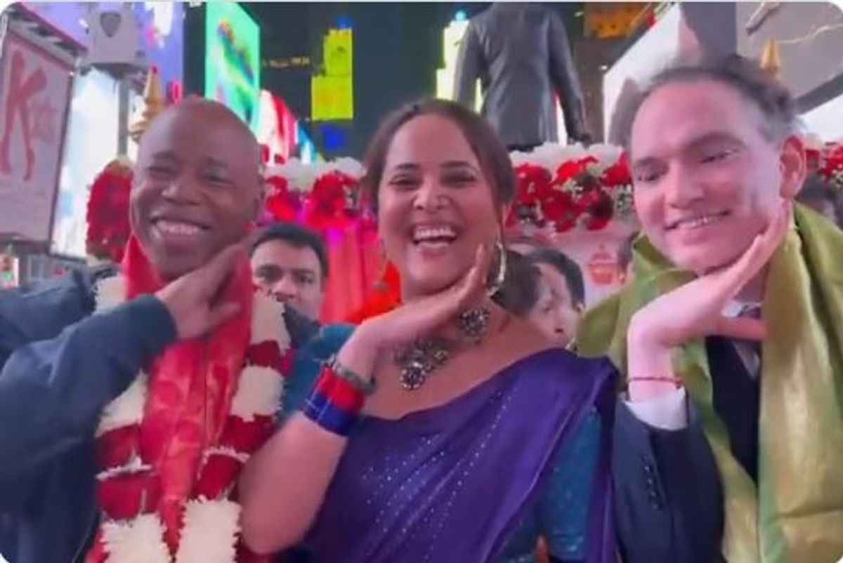 New York mayor performs Allu Arjun’s famous hand gesture pose from Pushpa