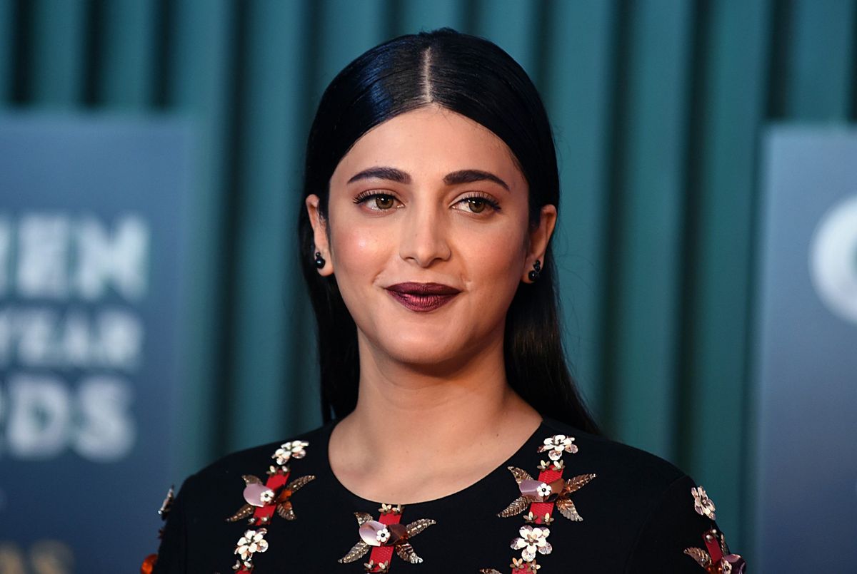 Shruti Haasan calls it a wrap on Salaar with Prabhas