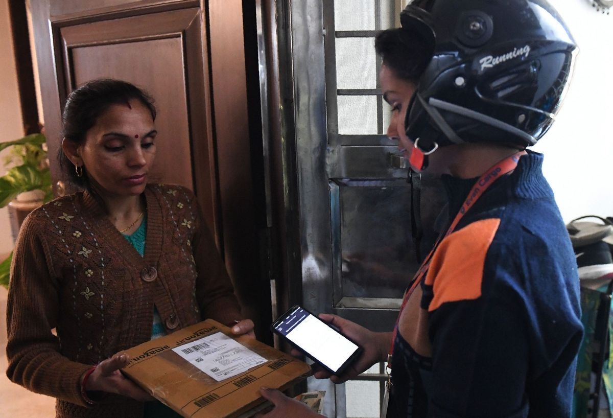 Amazon taps into food delivery services in India