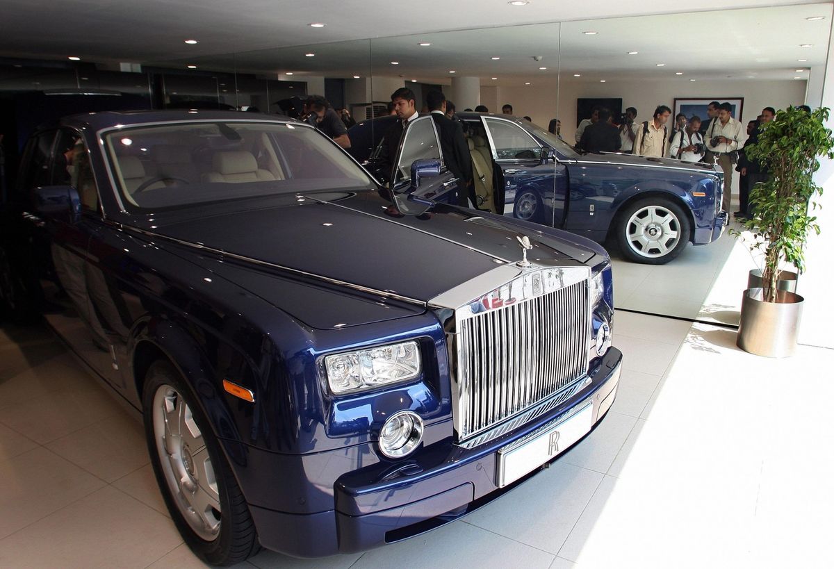 India ‘mulls tax cut on British car imports under trade deal’