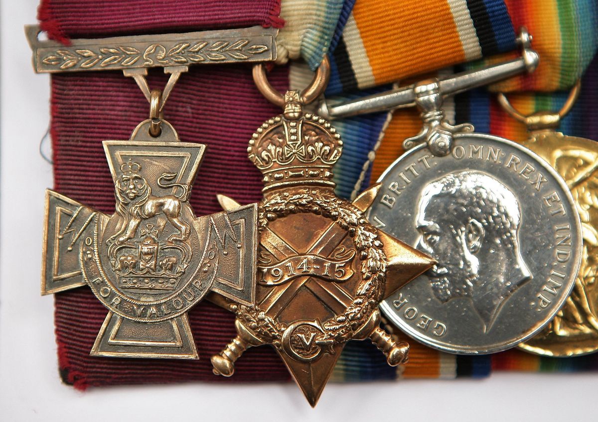 Antiques Roadshow visitor gets teary-eyed as father’s war medal’s value is revealed