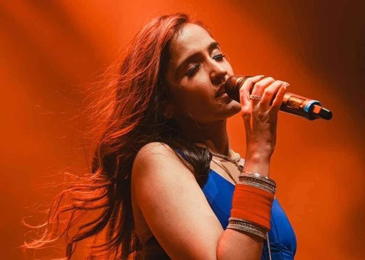 Singer Asees Kaur makes perfect UK live debut