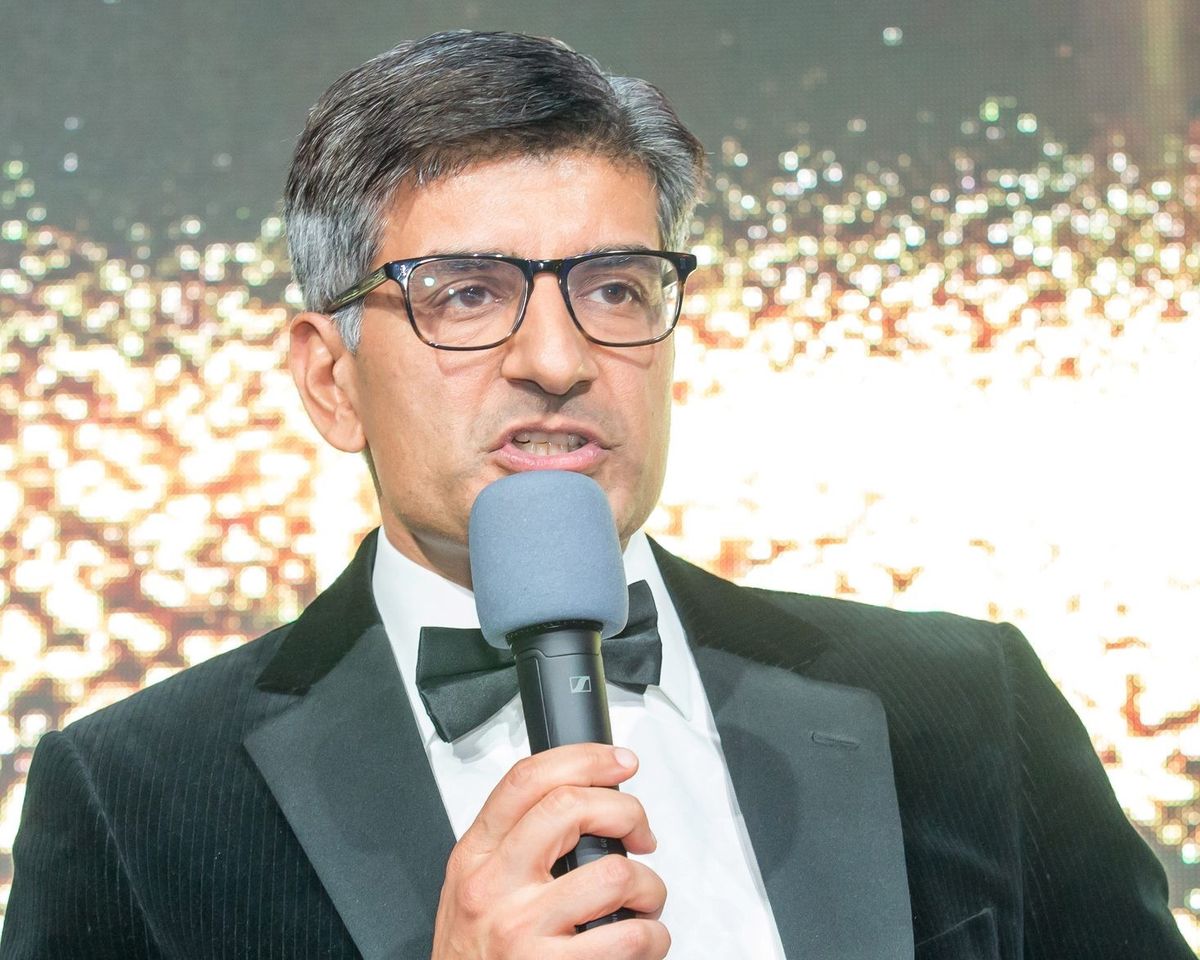 B&M looks for new boss as Arora quits