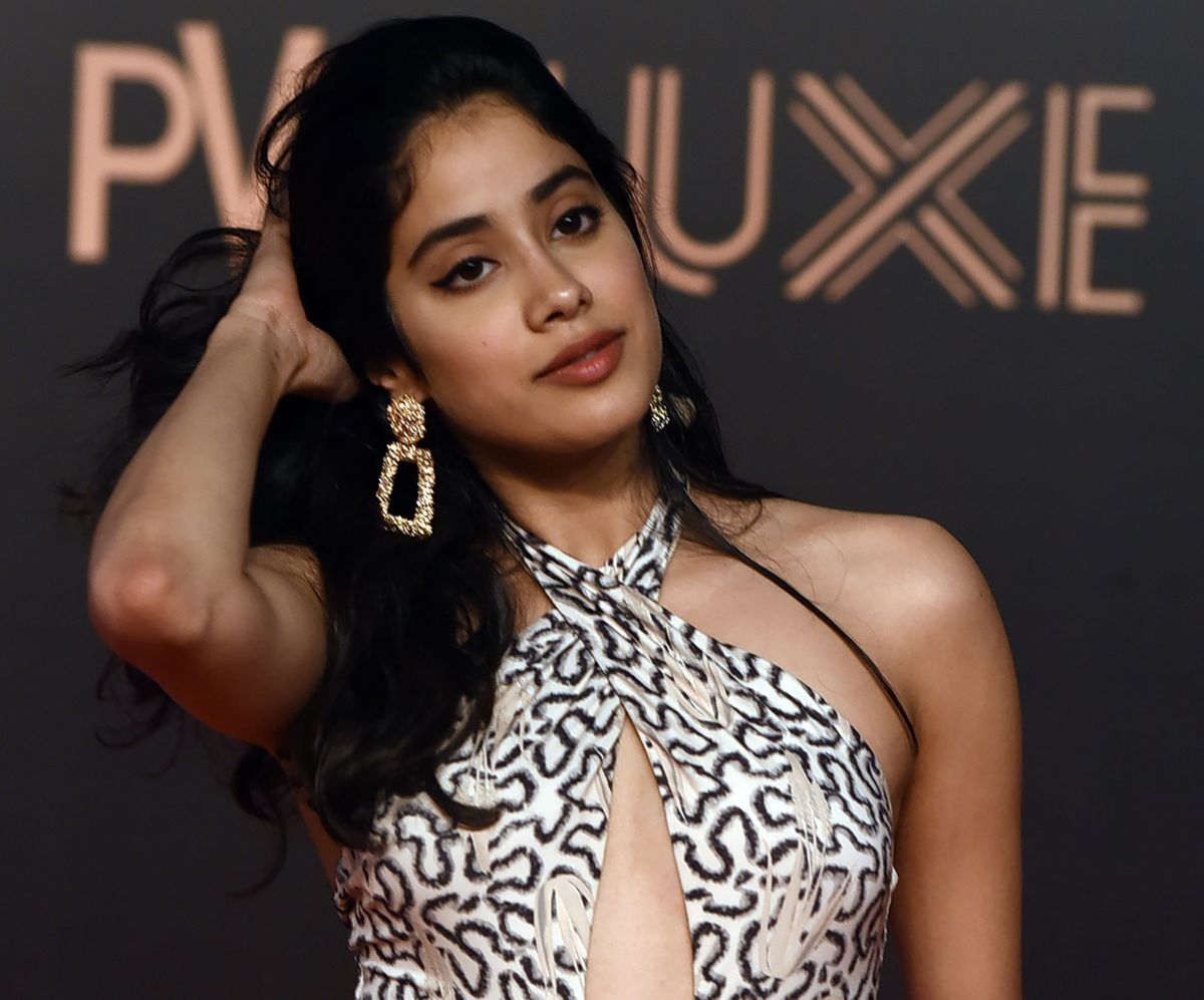 Janhvi Kapoor begins filming ‘Ulajh’ in London