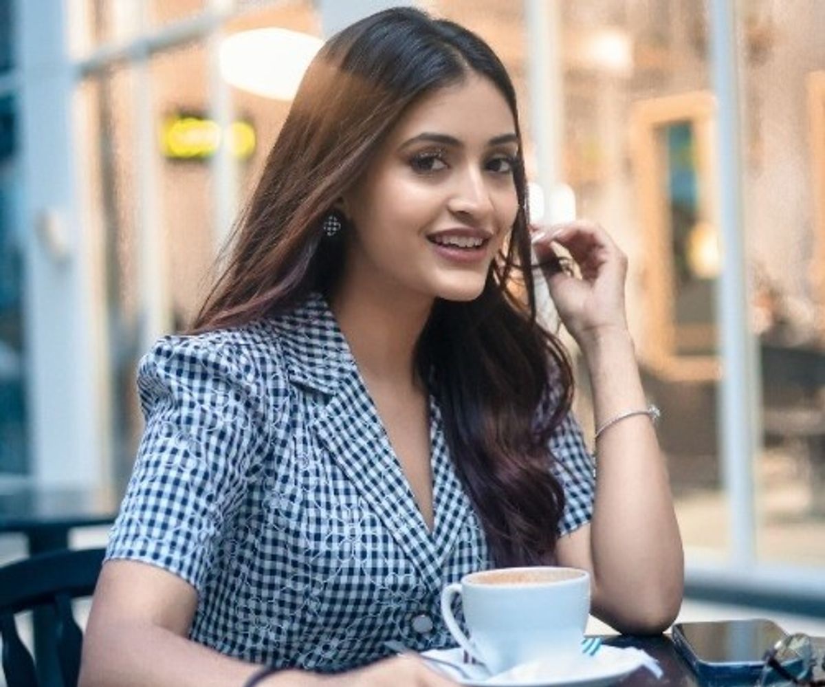 Chhoti Sardarni fame Akriti Agarwal wins hearts yet again with her music video Rote Rote Has Dunga