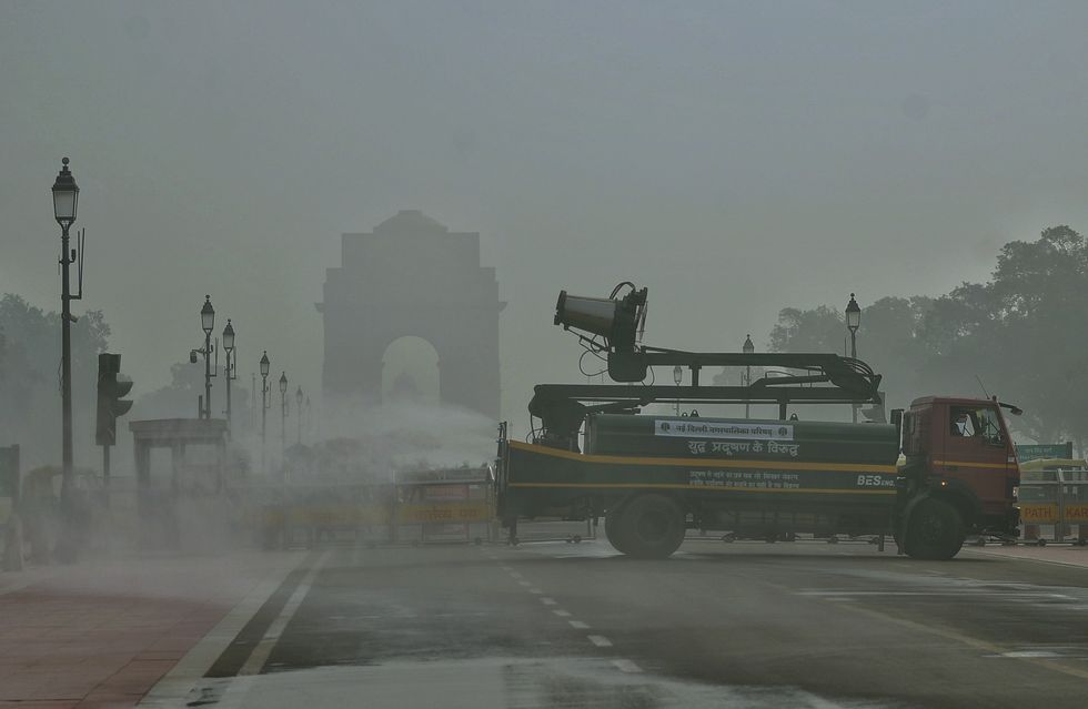 Delhi closes primary schools, imposes vehicular curbs as air quality remains poor