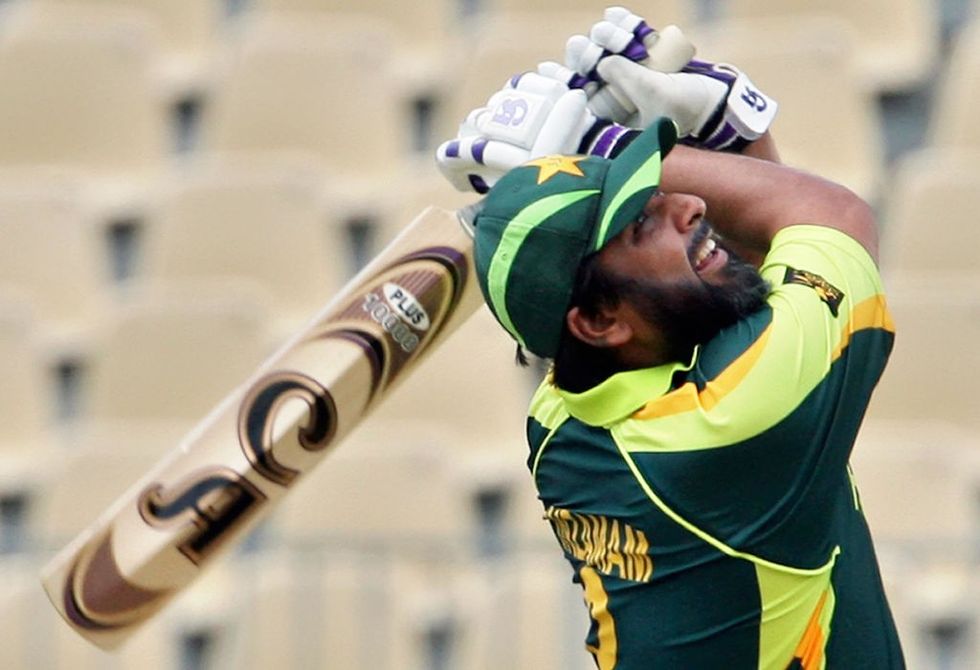 Ex Pakistan captain Inzamam-ul-Haq suffers heart attack