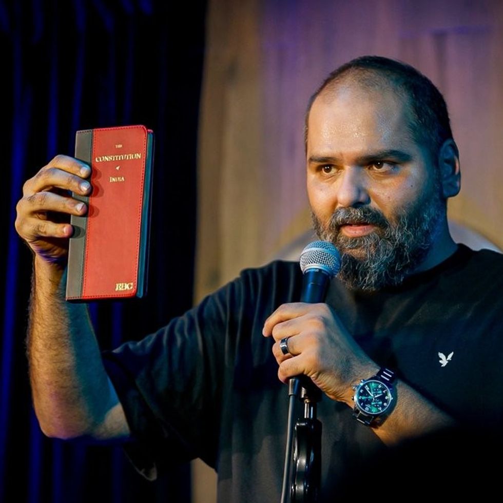 Mumbai cops reach Kamra's 'home' in Mahim; haven't stayed there for 10 years, says comedian