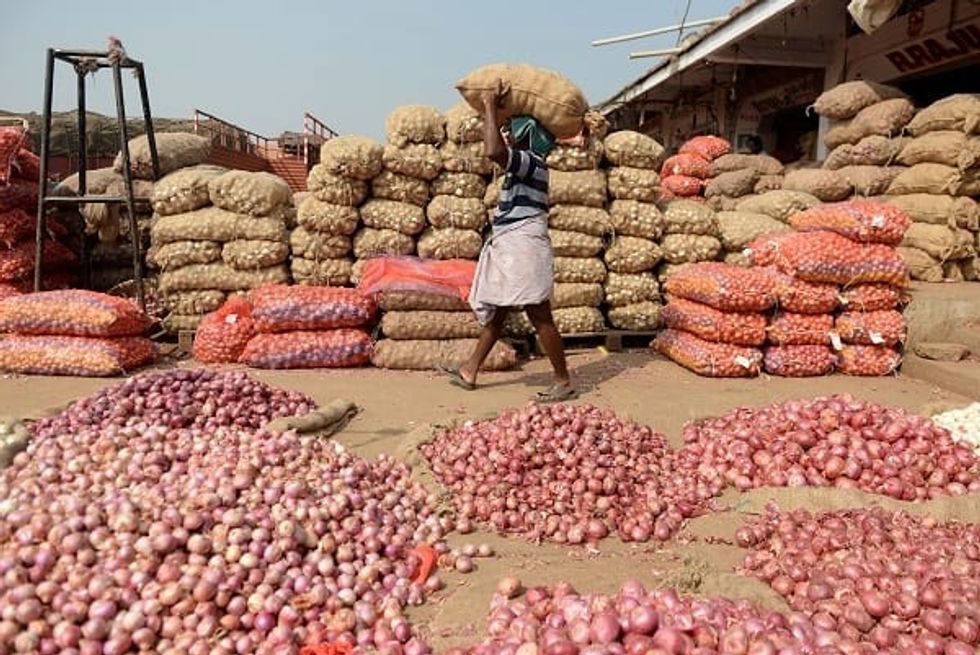 Asia Records Eye-Watering Onion Prices After India Bans Exports