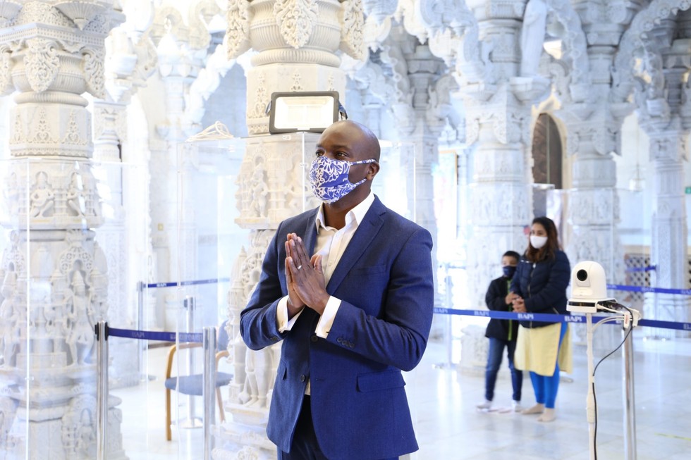 London mayoral candidate Shaun Bailey visits Swaminarayan temple in Neasden
