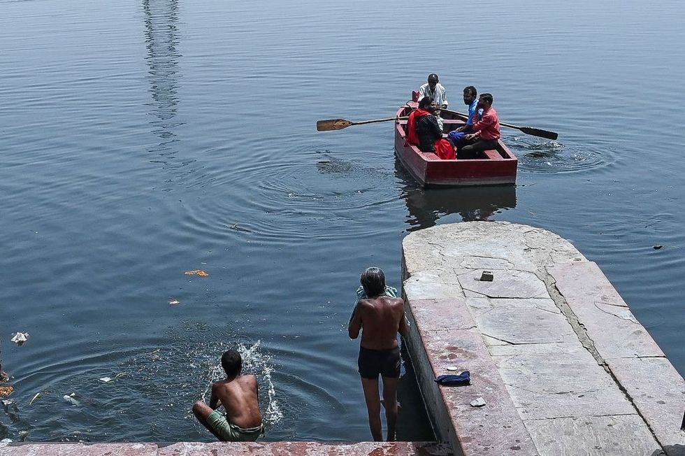 Millions suffer under severe heatwave in Delhi