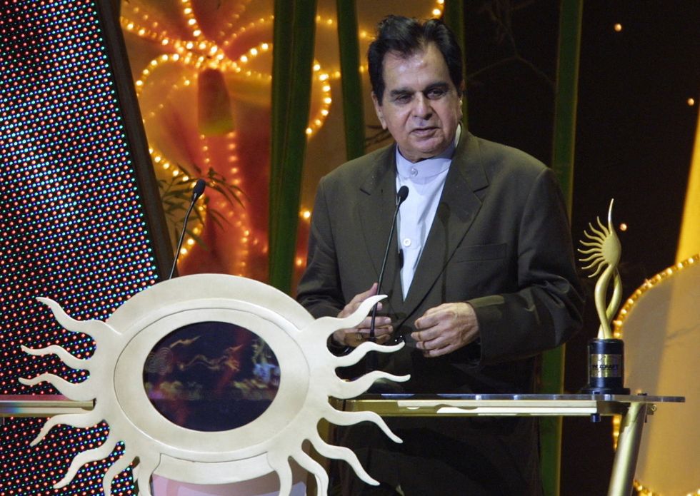 Pakistan president, prime minister pay tributes to Dilip Kumar
