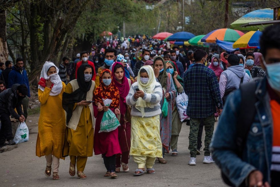 Modi: Not ok to have huge crowds at tourist spots, take vaccine