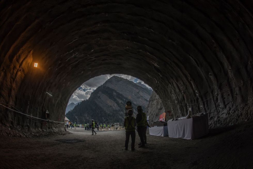 India constructs tunnels connecting Kashmir with Ladakh