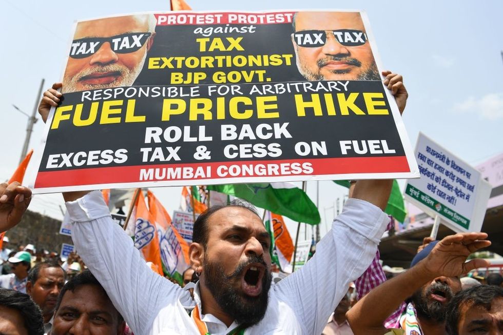 Rising prices ruin Indian consumers' festive mood