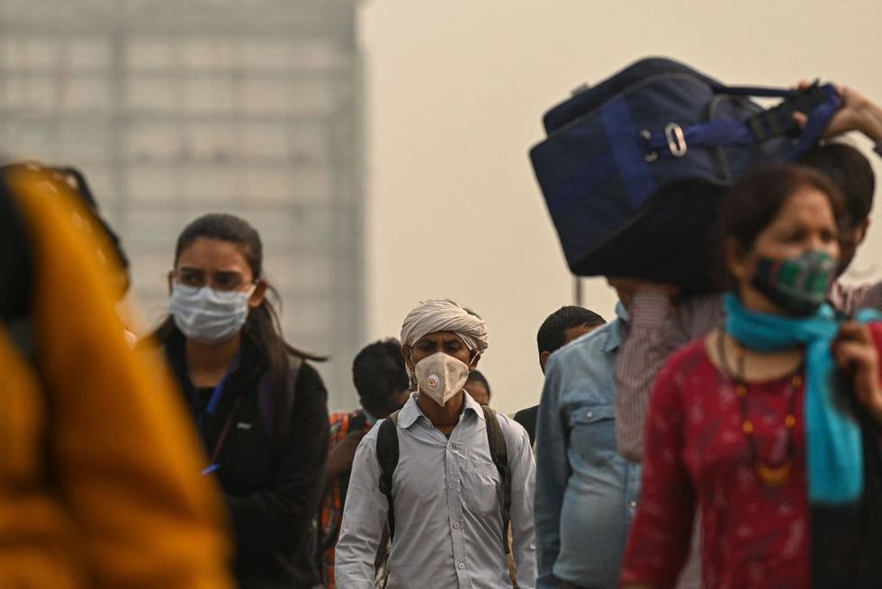 Delhi shuts schools for a week as air quality worsens