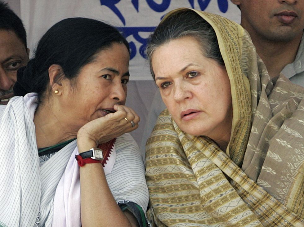 Congress decides to attack Mamata over 'no UPA' remark