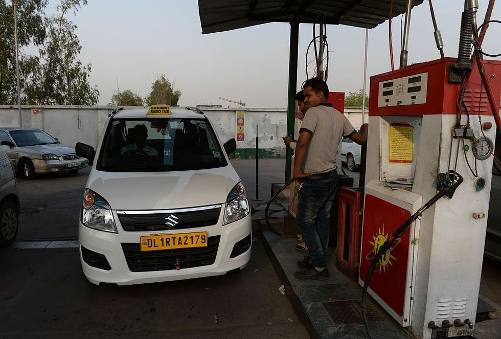 Pollution-plagued Delhi aims to make 25% of new cab registrations electric