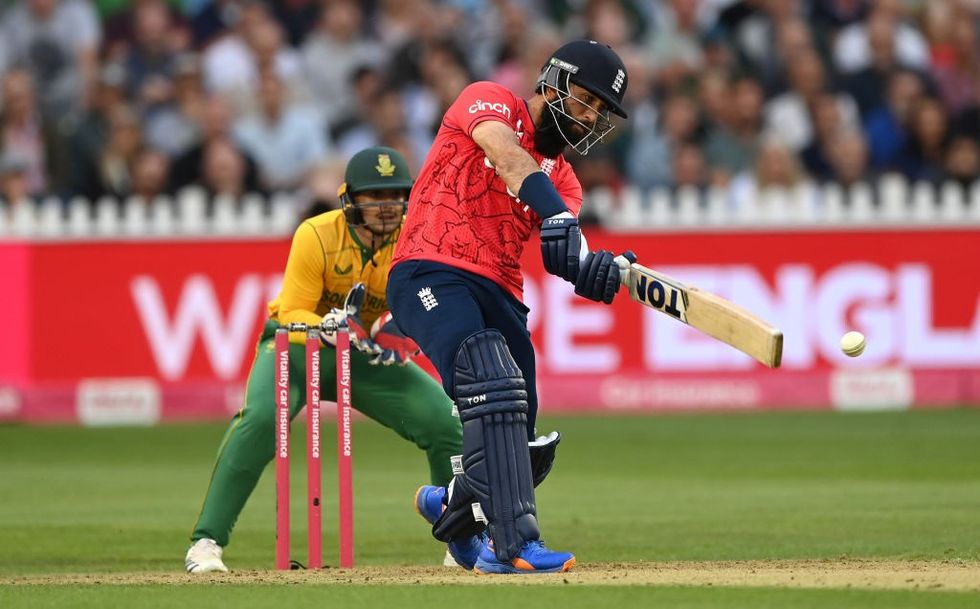 1st T20: England blast 20 sixes to bury South Africa by 41 runs in high scorer