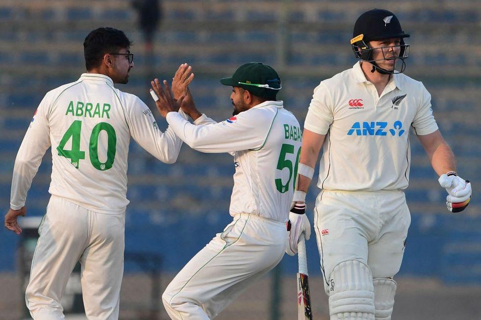 Pakistan survive scare to draw 1st Test against New Zealand after tail-twisting end