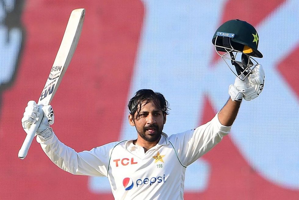 Former skipper Sarfaraz Ahmed's iron-willed ton helps Pakistan draw 2nd Test vs New Zealand