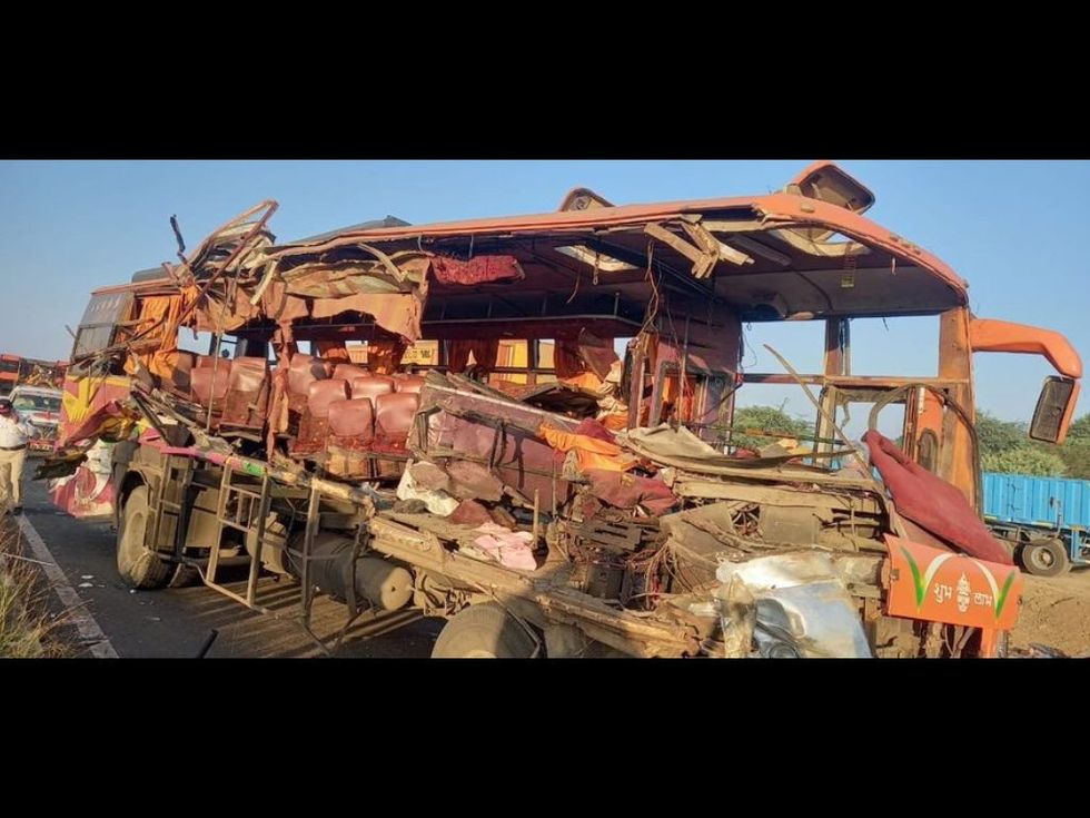 Seven women, 2 kids among 10 dead in bus-lorry collision in Maharashtra on Friday the 13th