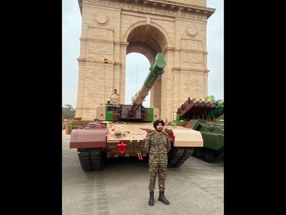 Indian Army displays 'Made In India' weapons ahead of Republic Day 2023