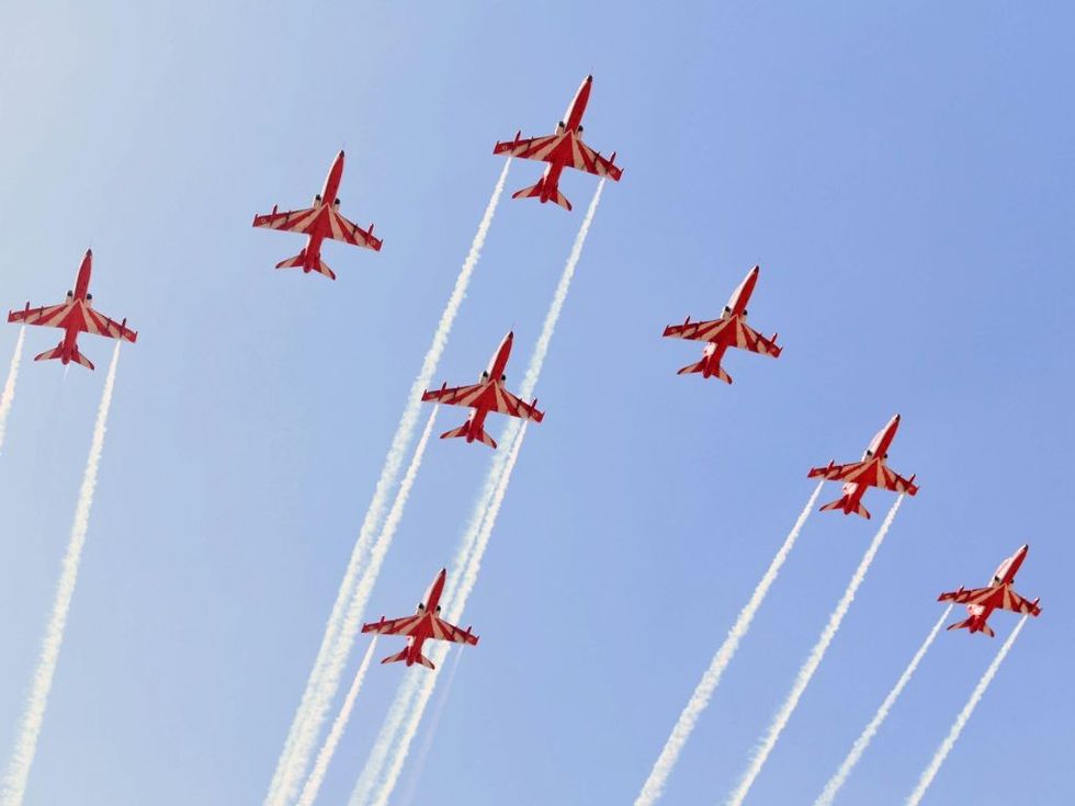 Brilliant mid-air maneuverings mesmerise audience at Aero India 2023